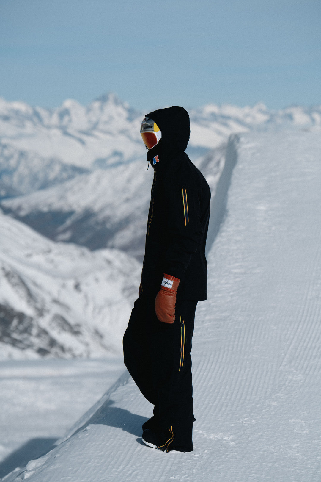 K-way: Des silhouettes épurées, des finitions techniques et le rouge signature...