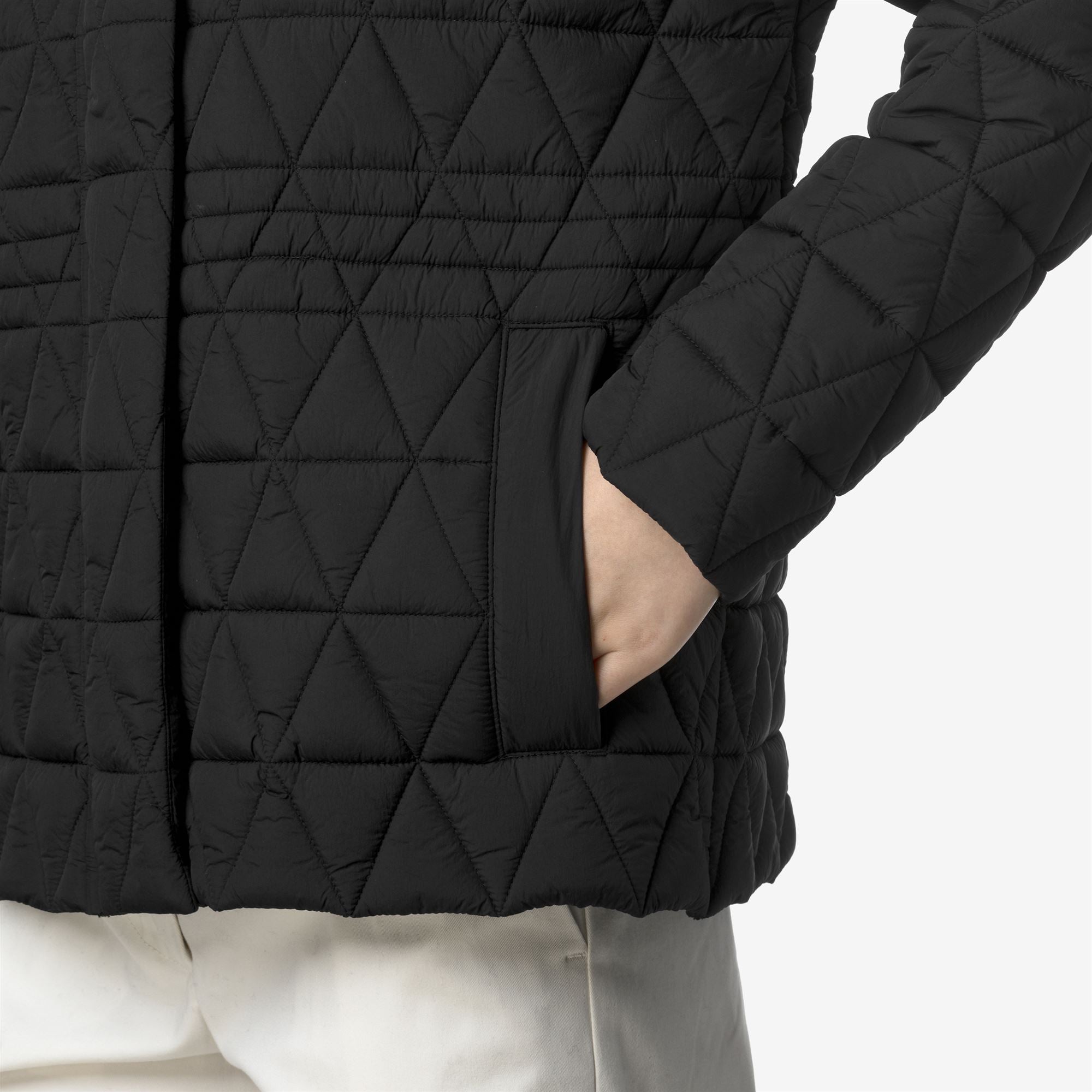 Jackets_WOMAN_SELENE DIAMOND QUILTED WARM_Mid_Black Pure - Black Pure - Commercial 7
