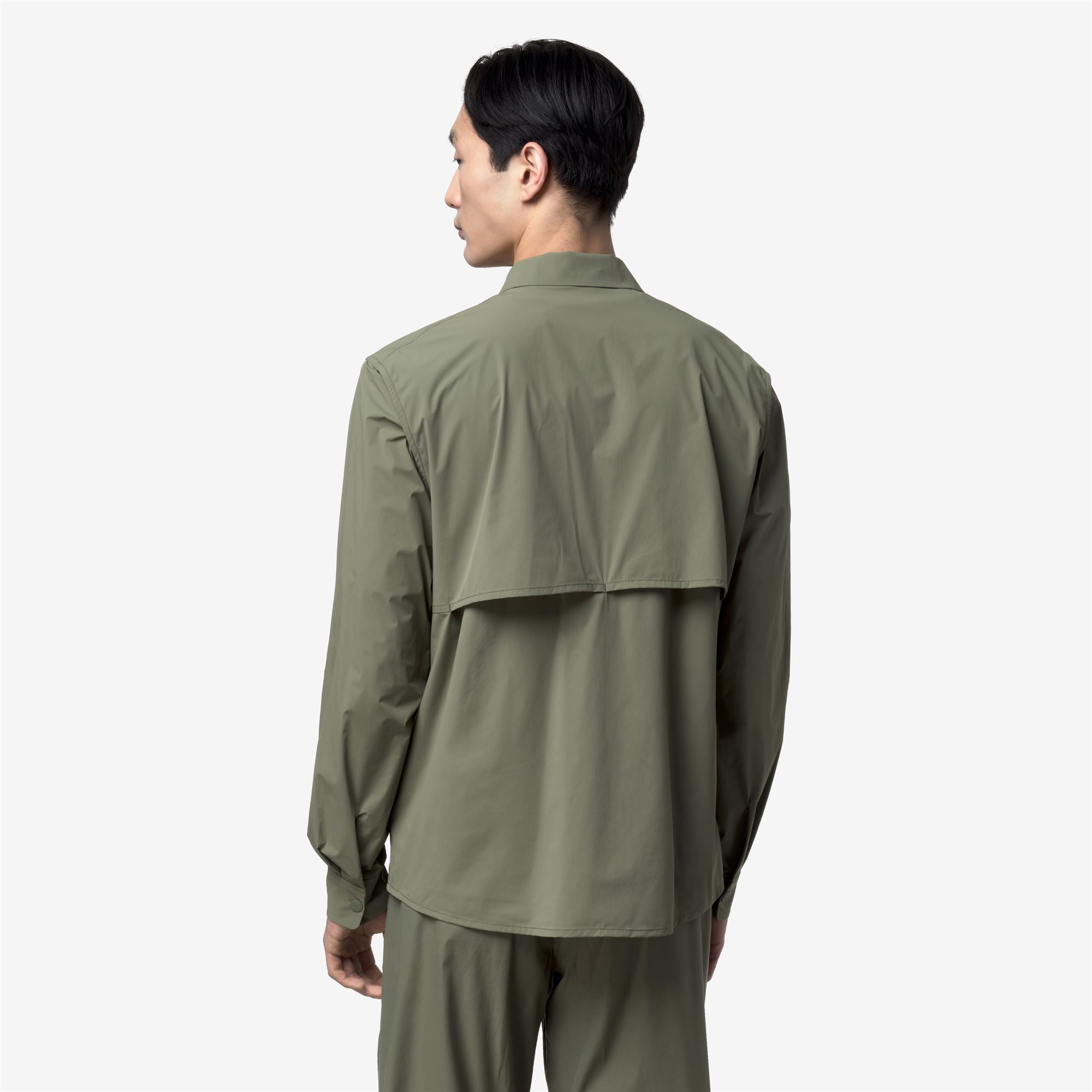Shirts_Man_RECHER_Long_Green Lichen - Commercial 6