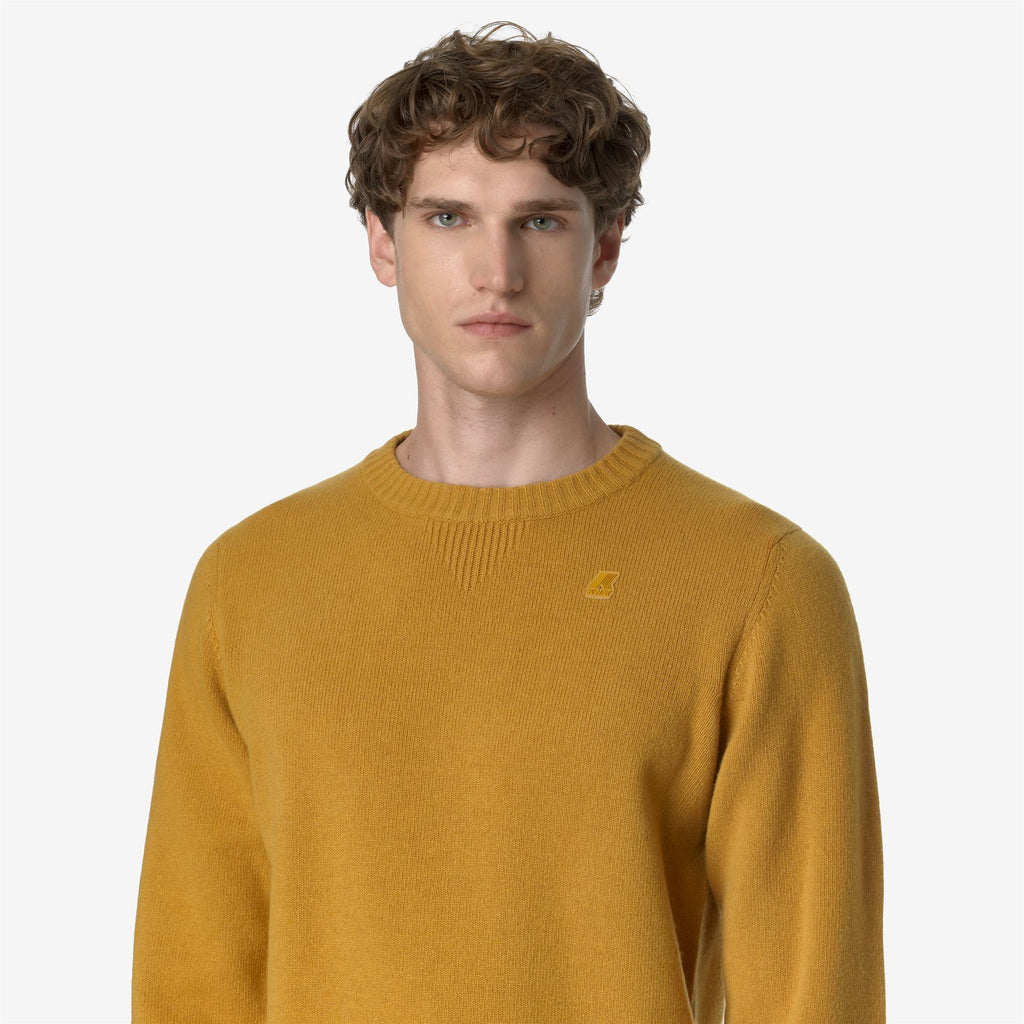 Knitwear_MAN_SEBASTIEN LAMBSWOOL_Pull Over_Yellow Camel - Commercial 7