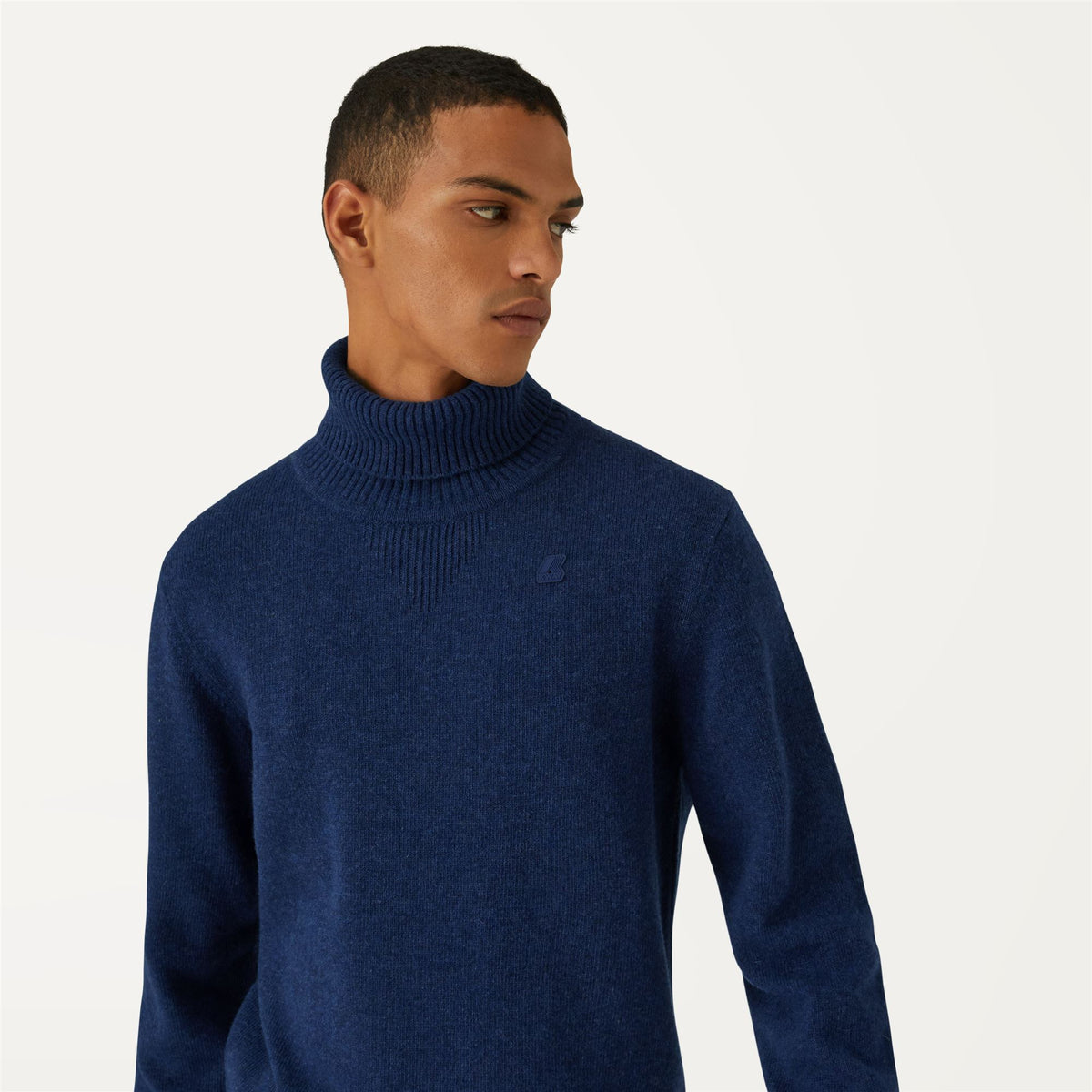 Knitwear_Man_HENRY LAMBSWOOL_Pull Over_Blue Medieval - Commercial 7