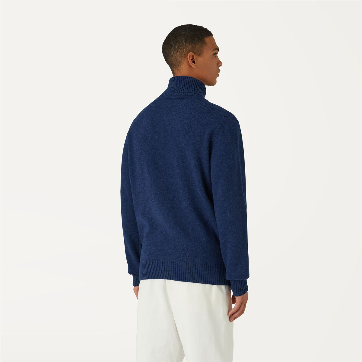 Knitwear_Man_HENRY LAMBSWOOL_Pull Over_Blue Medieval - Commercial 6