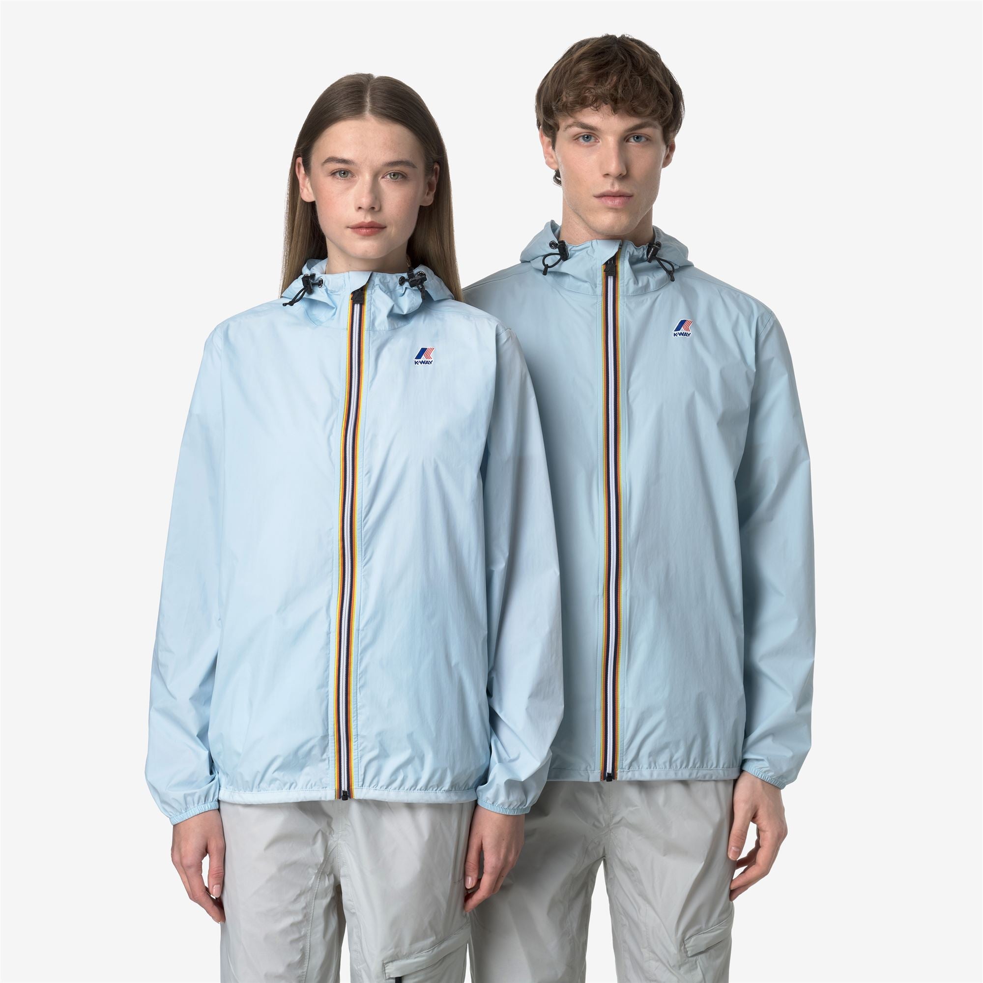 Jackets_UNISEX_LE VRAI 4.0 CLAUDE_Mid_Blue Baby - Commercial 1