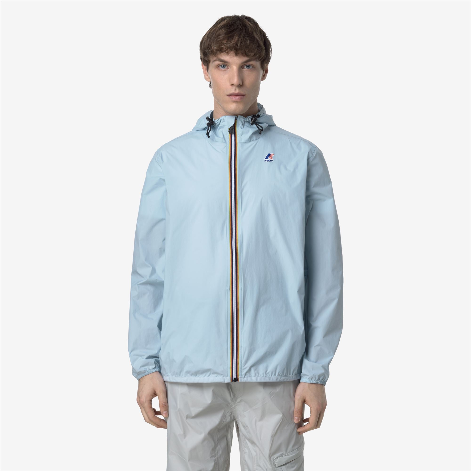 Jackets_UNISEX_LE VRAI 4.0 CLAUDE_Mid_Blue Baby - Commercial 2