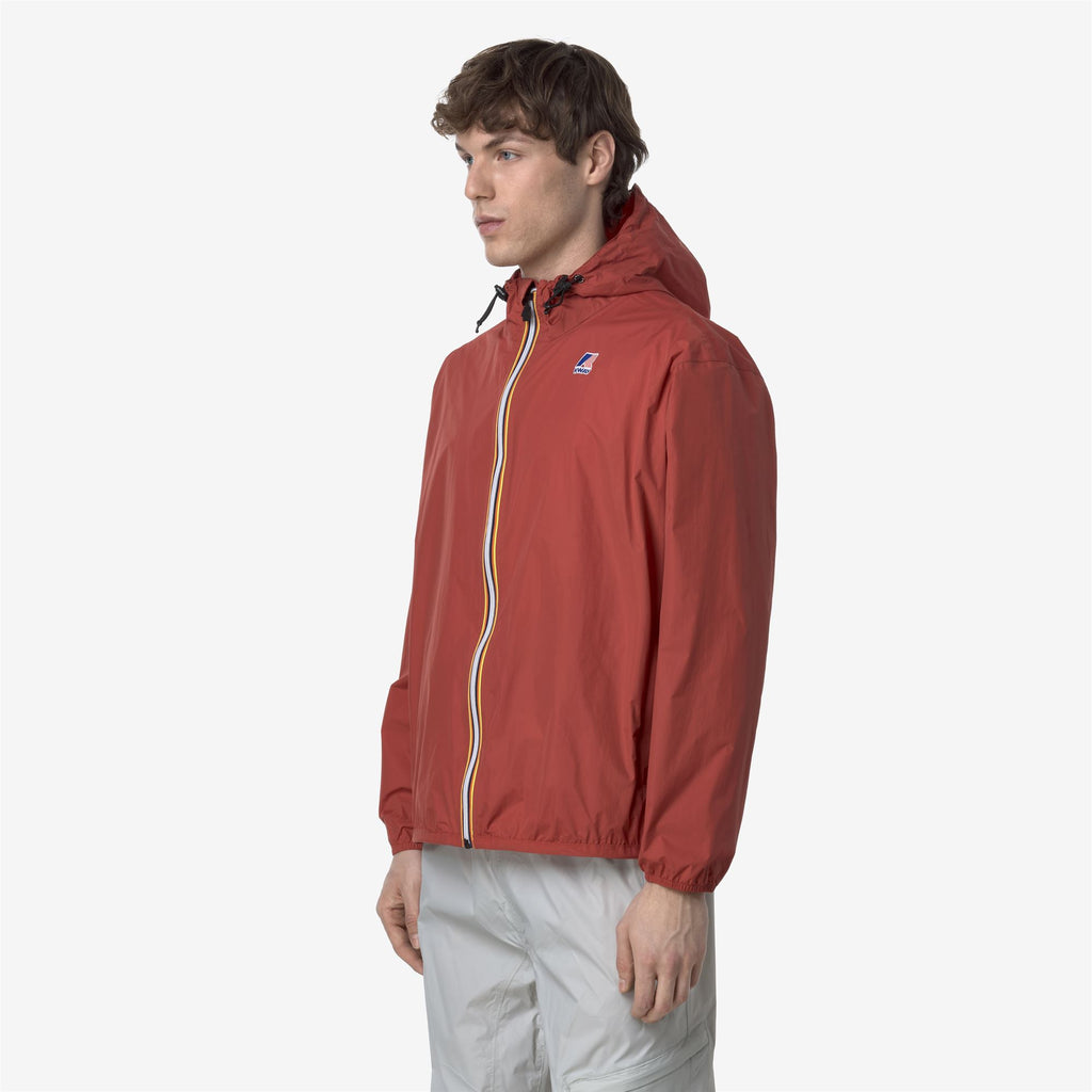 Jackets_UNISEX_LE VRAI 4.0 CLAUDE_Mid_Red Jasper - Commercial 4