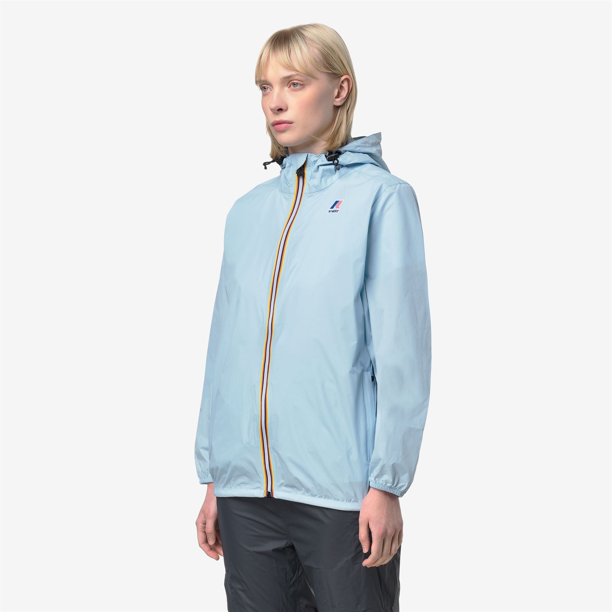 Jackets_UNISEX_LE VRAI 4.0 CLAUDE_Mid_Blue Dream - Commercial 5