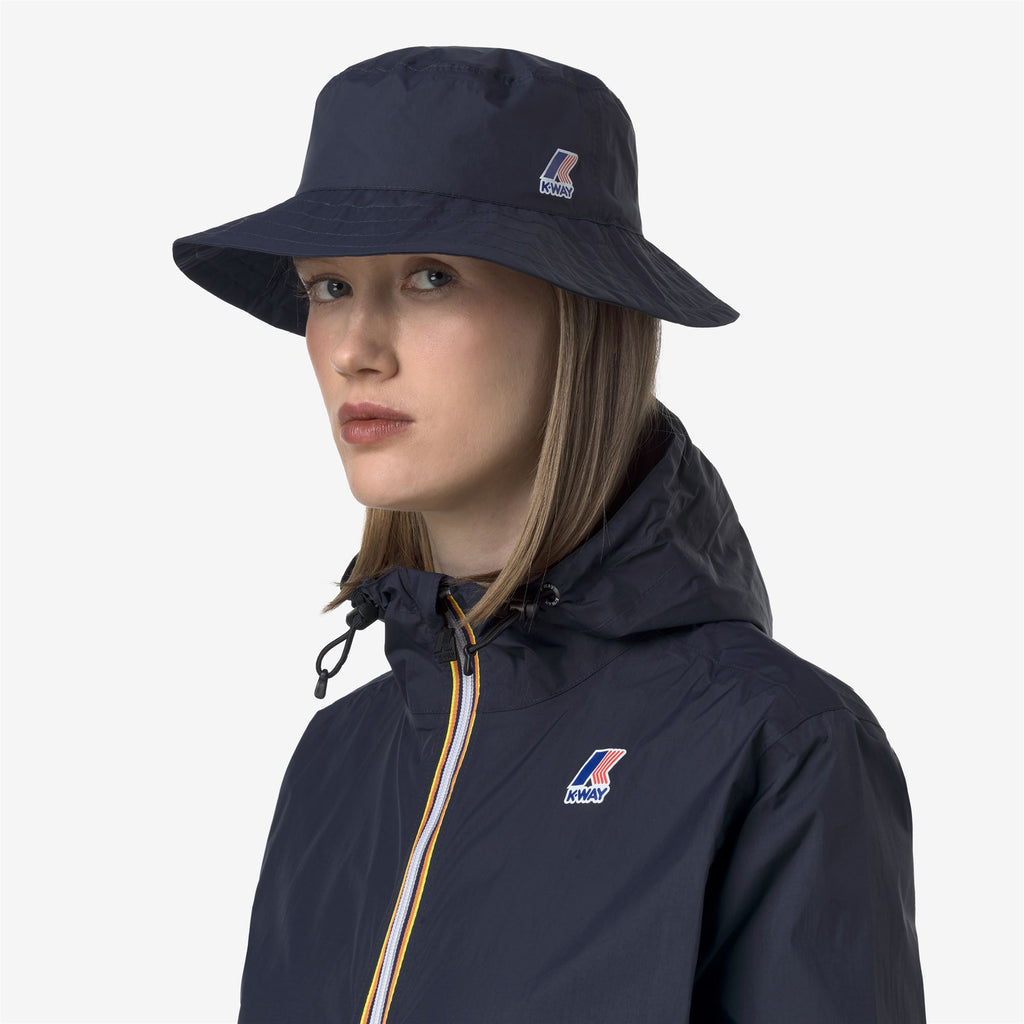 Headwear_UNISEX_LE VRAI 4.0 MAYLIS_Hat_Blue Depth - Commercial 4