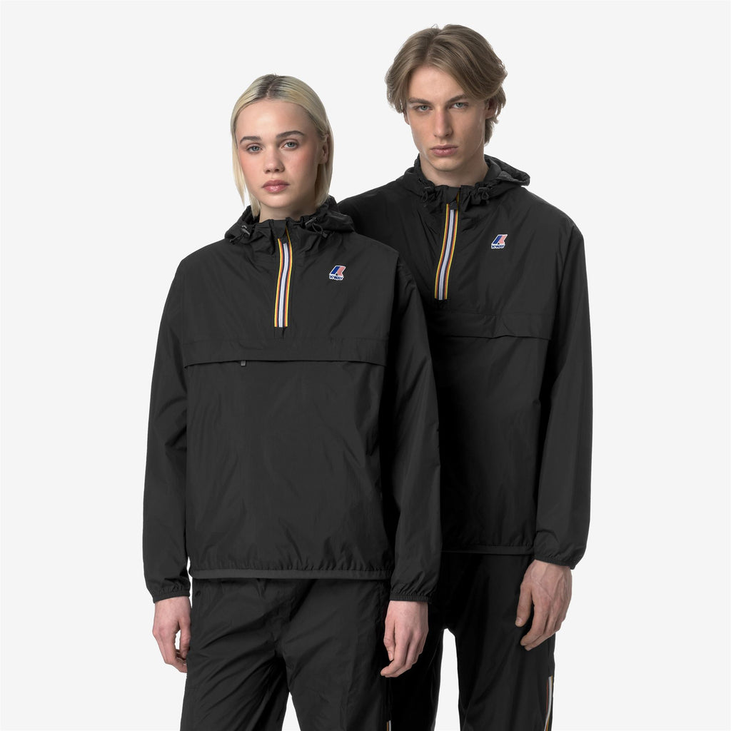 Jackets_UNISEX_LE VRAI 4.0 LEON EAST_Short_Black Pure - Commercial 7