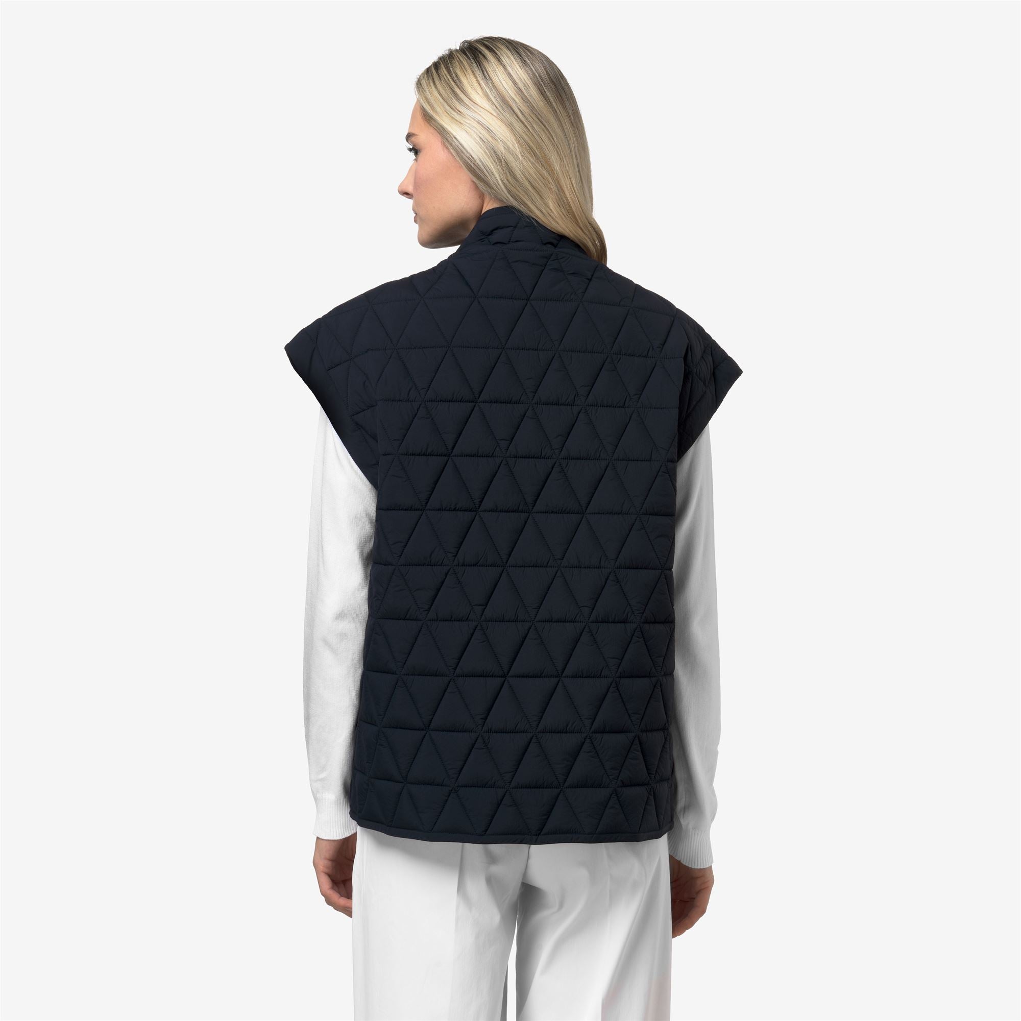 Jackets_WOMAN_SALOIRE DIAMOND QUILTED WARM AF_Short_Blue Depth - Commercial 3