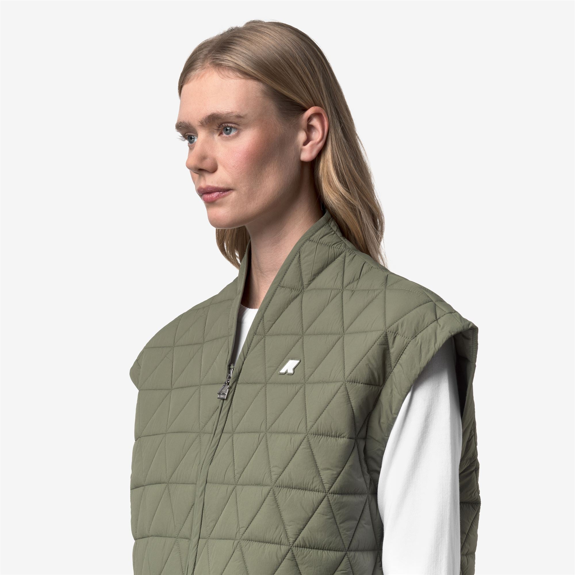 Jackets_Woman_SALOIRE DIAMOND QUILTED WARM AF_Short_Green Lichen - Commercial 7