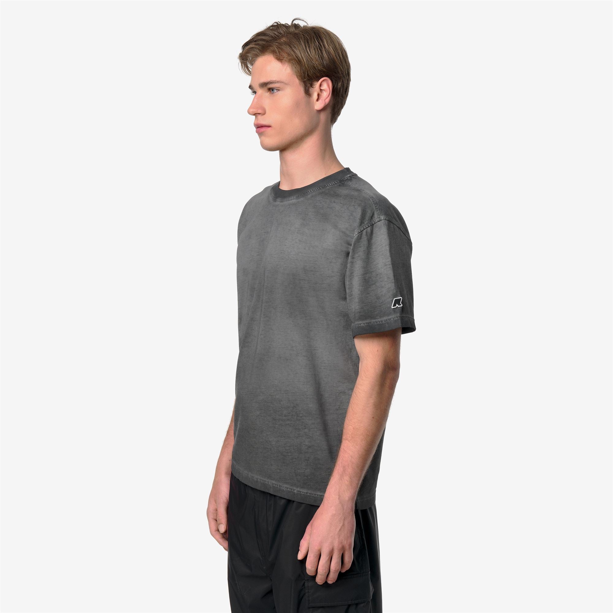 T-Shirts & Top_Man_LEO LF_T-Shirt_Black Pure - Commercial 5