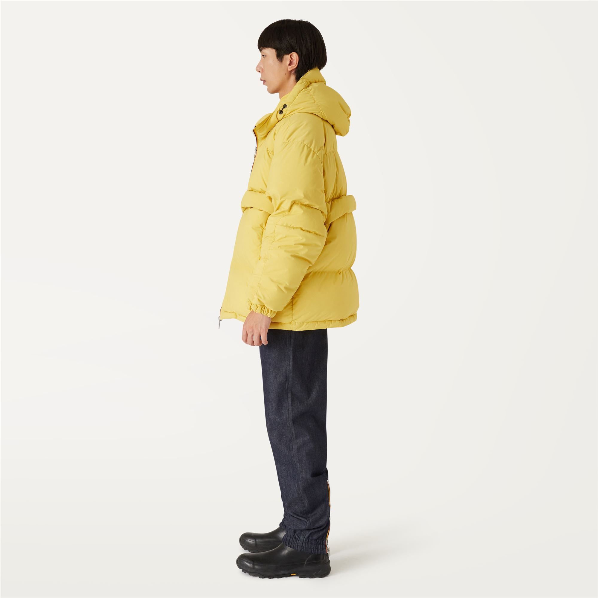 Jackets_Man_CLAUDEN 2.1 AMIABLE_Mid_Yellow Gold - Commercial 5