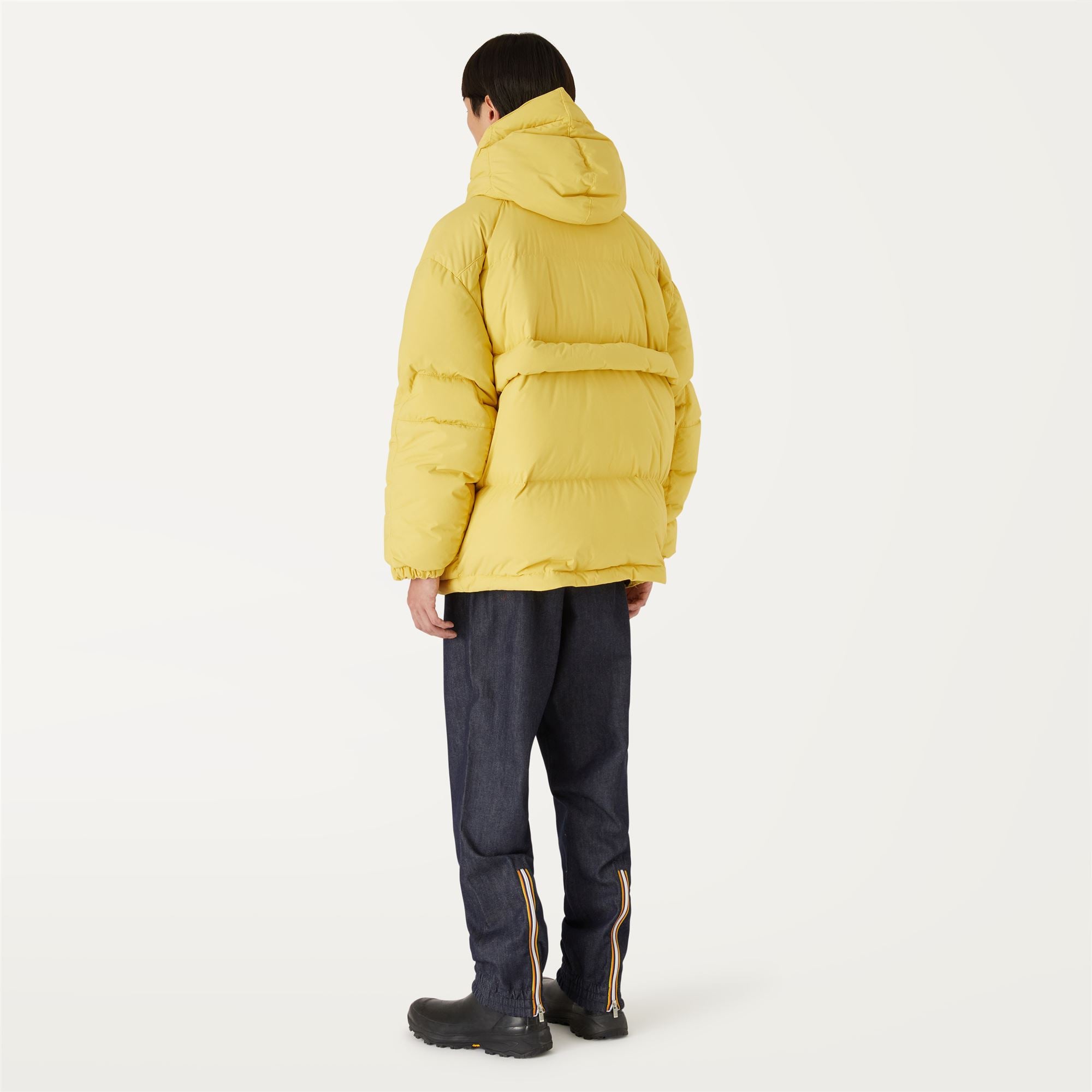Jackets_Man_CLAUDEN 2.1 AMIABLE_Mid_Yellow Gold - Commercial 6