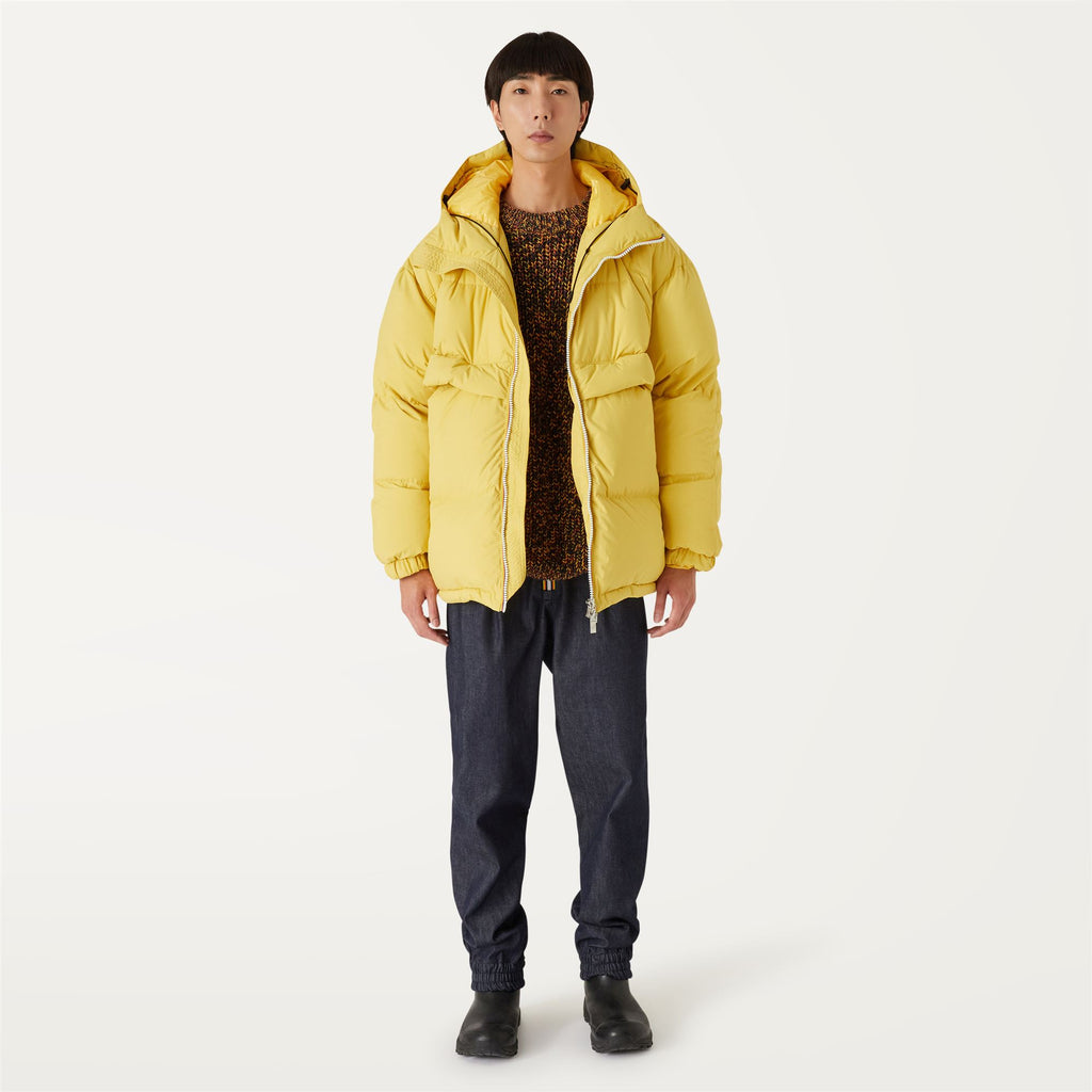 Jackets_Man_CLAUDEN 2.1 AMIABLE_Mid_Yellow Gold - Commercial 4