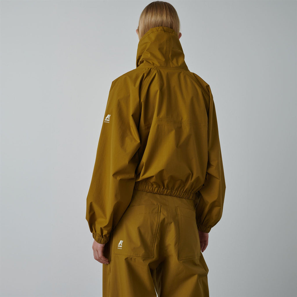 Jackets_Woman_LE VRAI 2.1 AMIABLE SOISIC SOEUR_Short_Brown Yellowish - Commercial 6