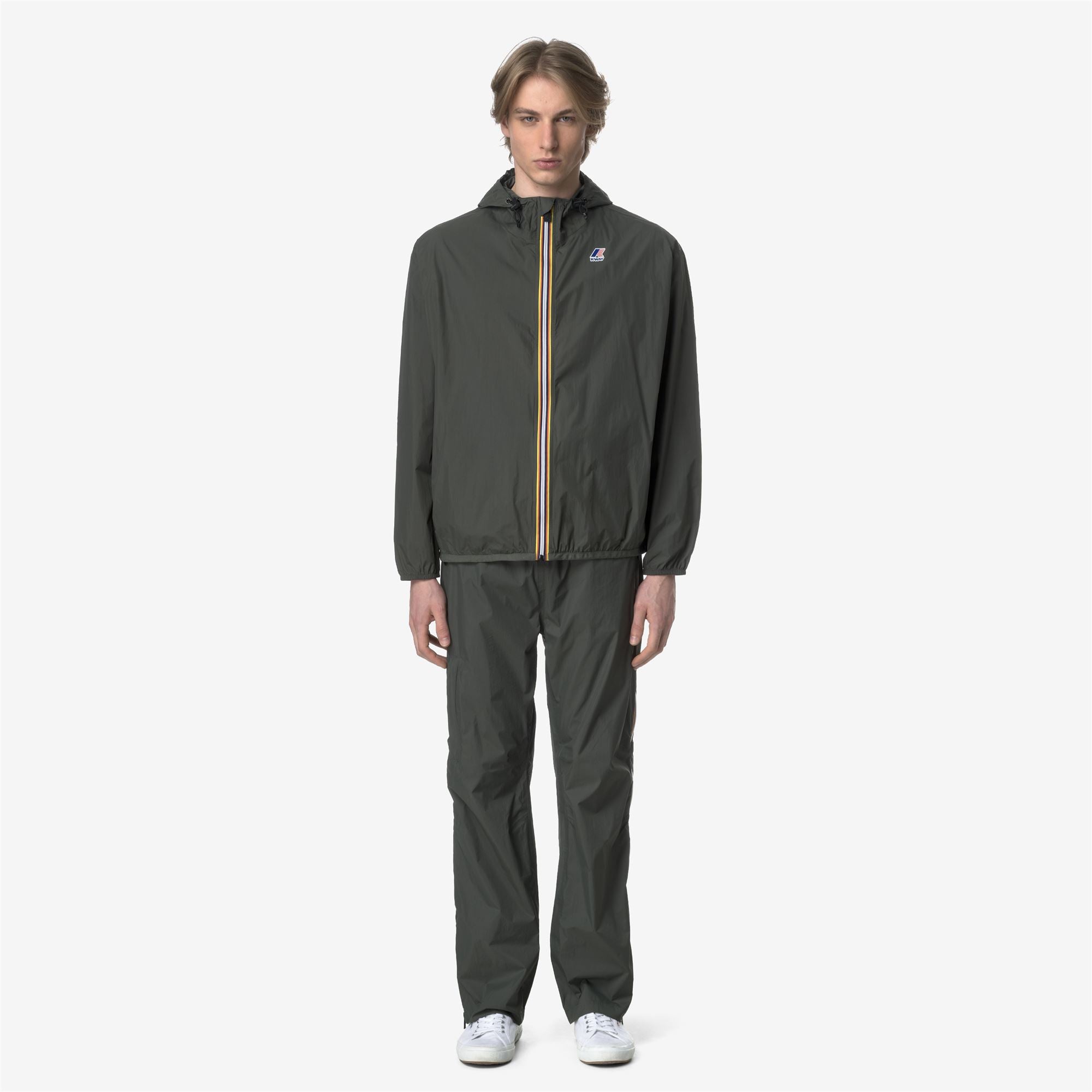 Pants_UNISEX_LE VRAI 4.0 ETHAN_Sport Trousers_GREEN BLACKISH - Commercial 4