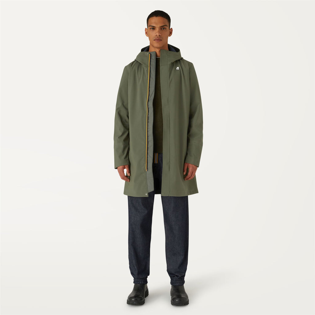 Jackets_Man_Thomas Bonded_Long_GREEN BLACKISH  - Blue Depth - Commercial 4