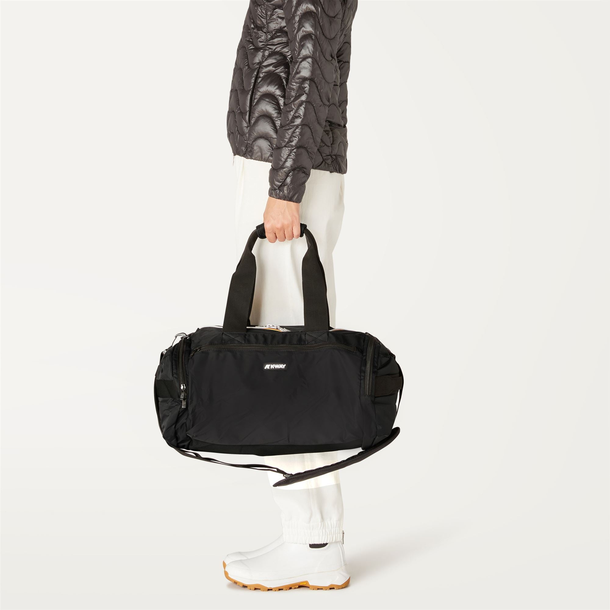 Bags_UNISEX_MEREVILLE S_Duffle_Black Pure - Commercial 7