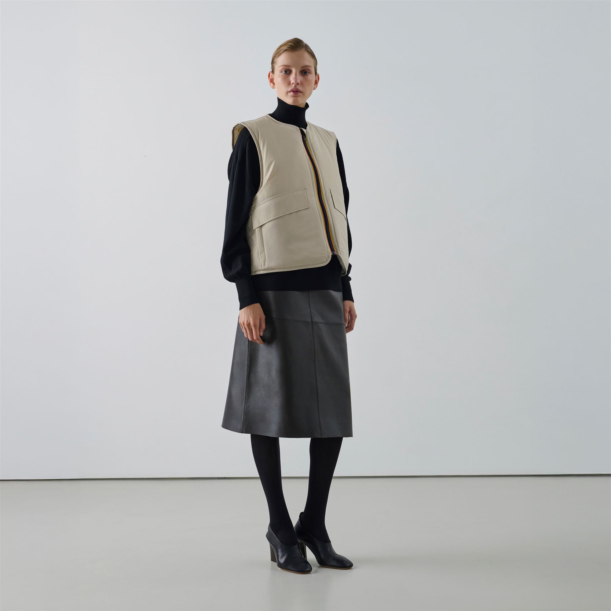 Jackets_WOMAN_ WES PADDED SOEUR_Vest_Grey Lt Calce-Beige Baby - Commercial 4