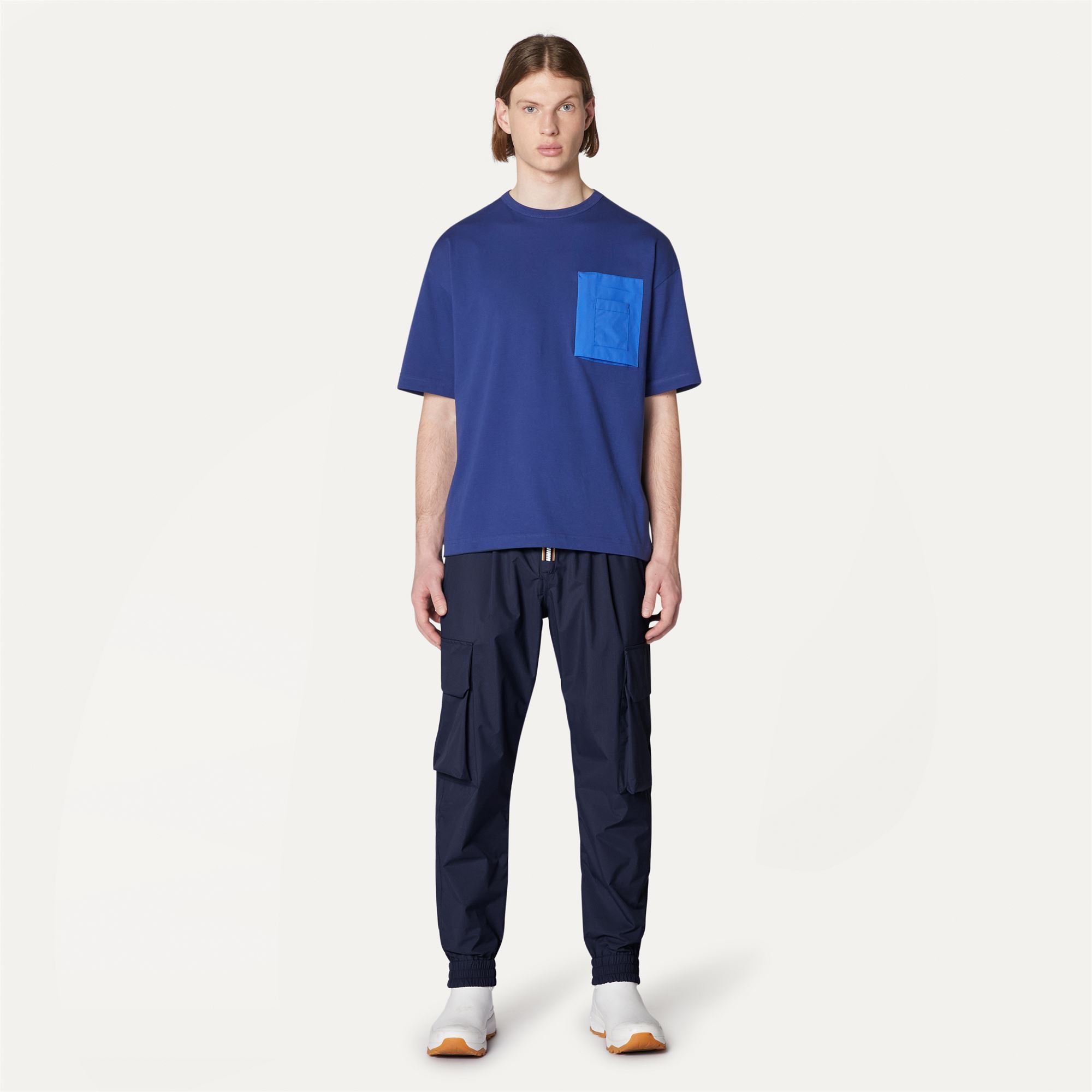 Pants_UNISEX_LEO POCKET 2.1 AMIABLE SILVER_Cargo_Blue Print - Blue Royal - Commercial 4