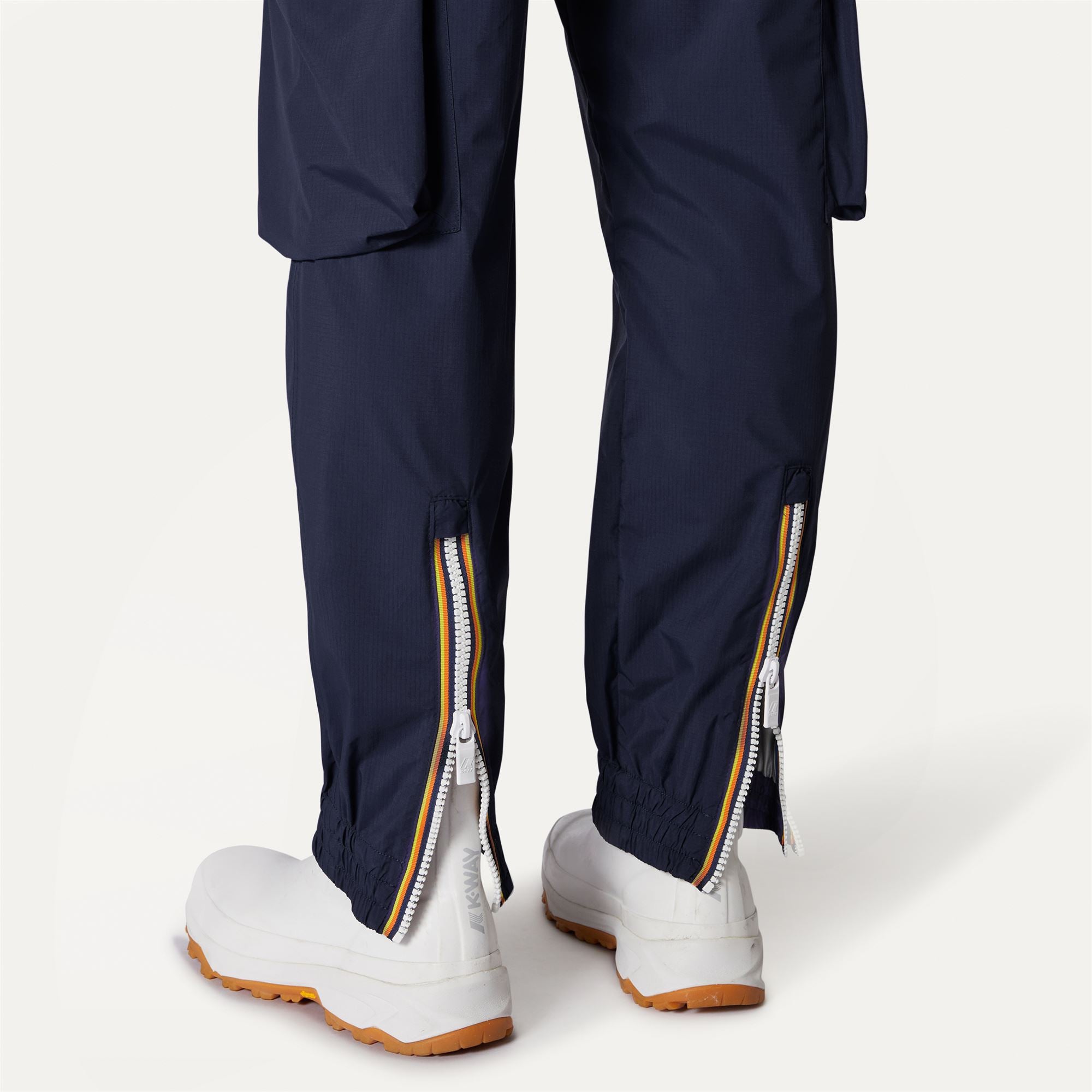 Pants_UNISEX_LEO POCKET 2.1 AMIABLE SILVER_Cargo_Blue Print - Blue Royal - Commercial 7