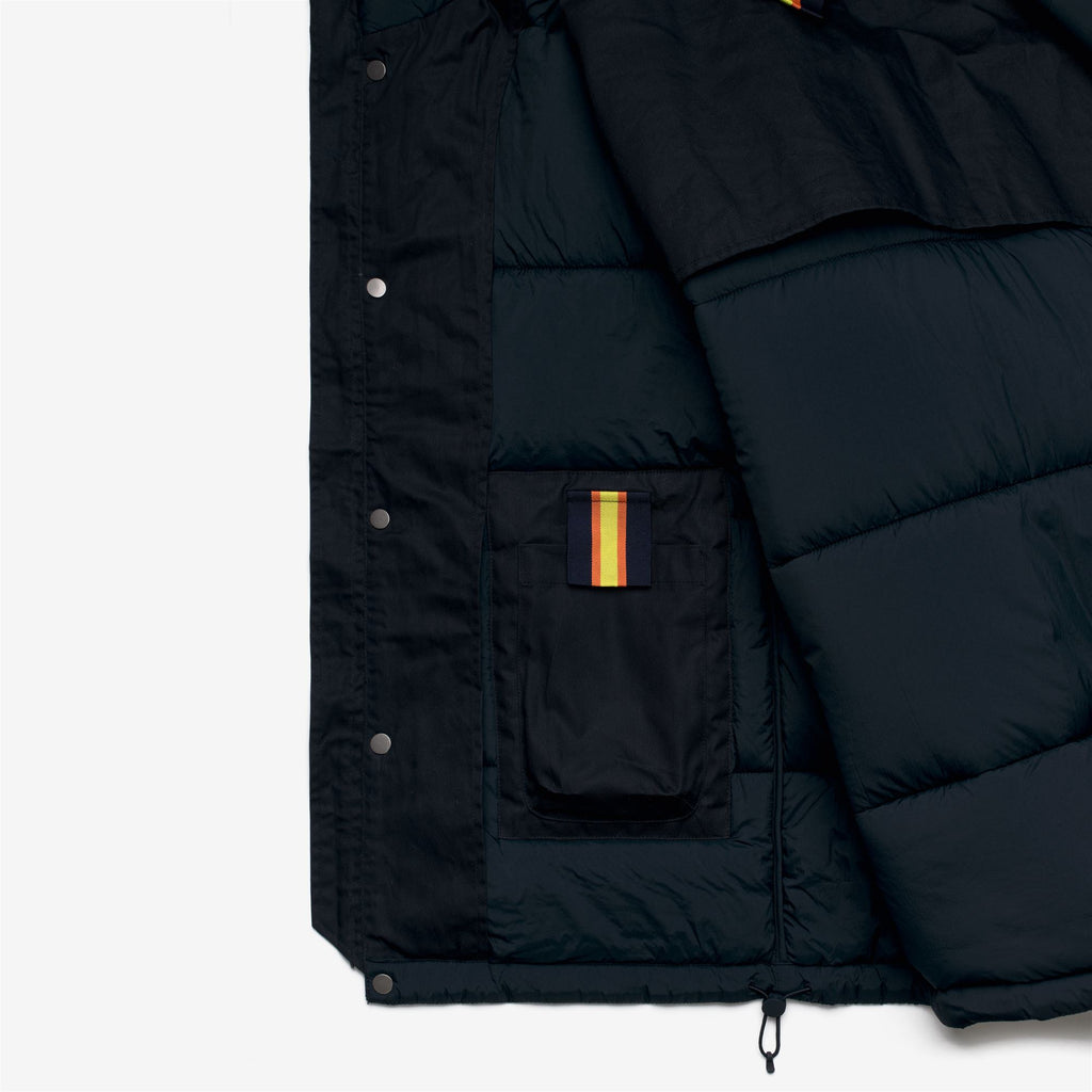 Jackets_Man_CARGI WAX COTTON NYLON_Short_Blue Depth - Commercial 2