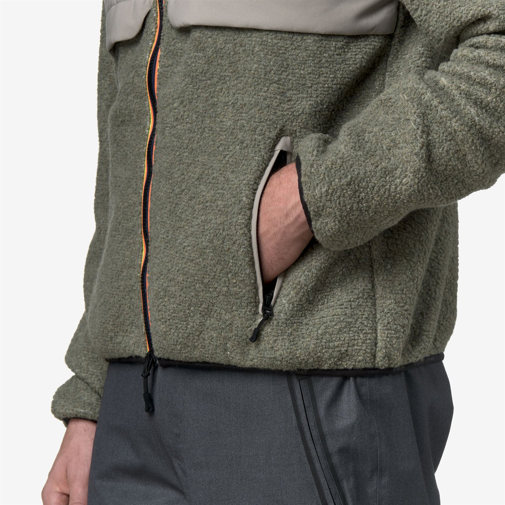 Fleece_MAN_BORNES W POLAR_Jacket_Green Oak - Commercial 7