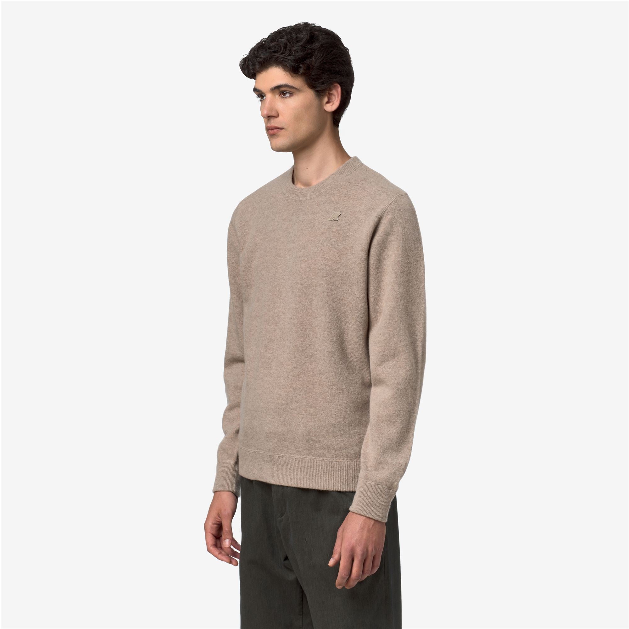 Knitwear_Man_SEBASTIEN FLEECE STITCH_Pull Over_Beige Plaza - Commercial 5