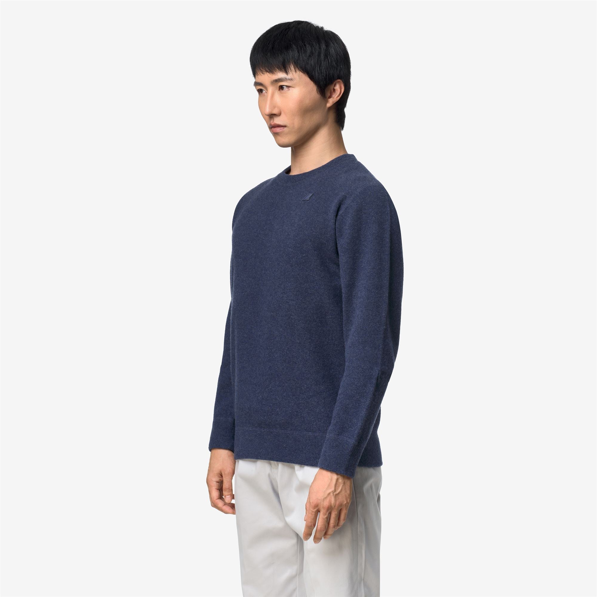 Knitwear_Man_SEBASTIEN FLEECE STITCH_Pull Over_Blue Dusty - Commercial 5