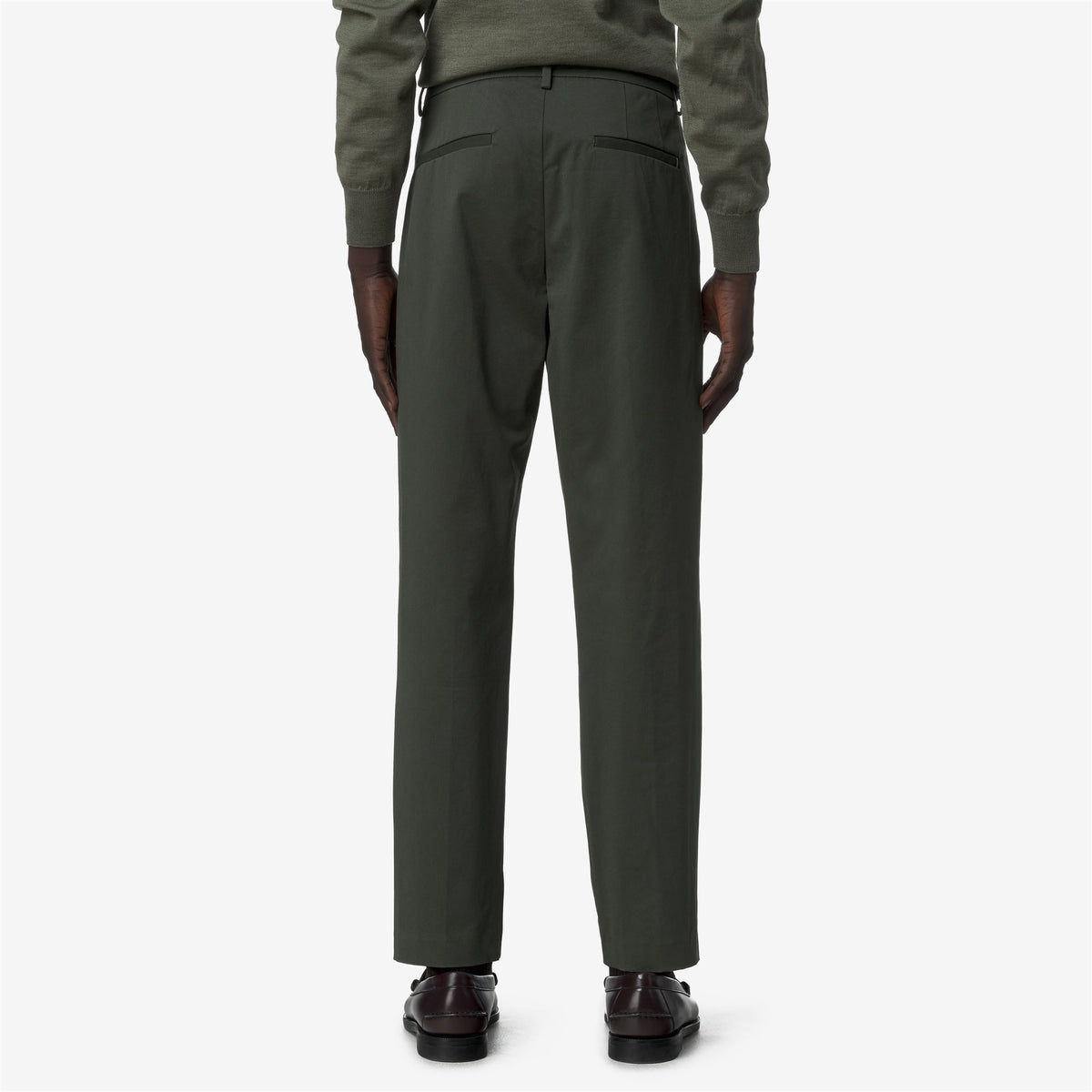 Pants_MAN_AILTON TWILL TECH PEACH_Chino_GREEN BLACKISH - Commercial 6