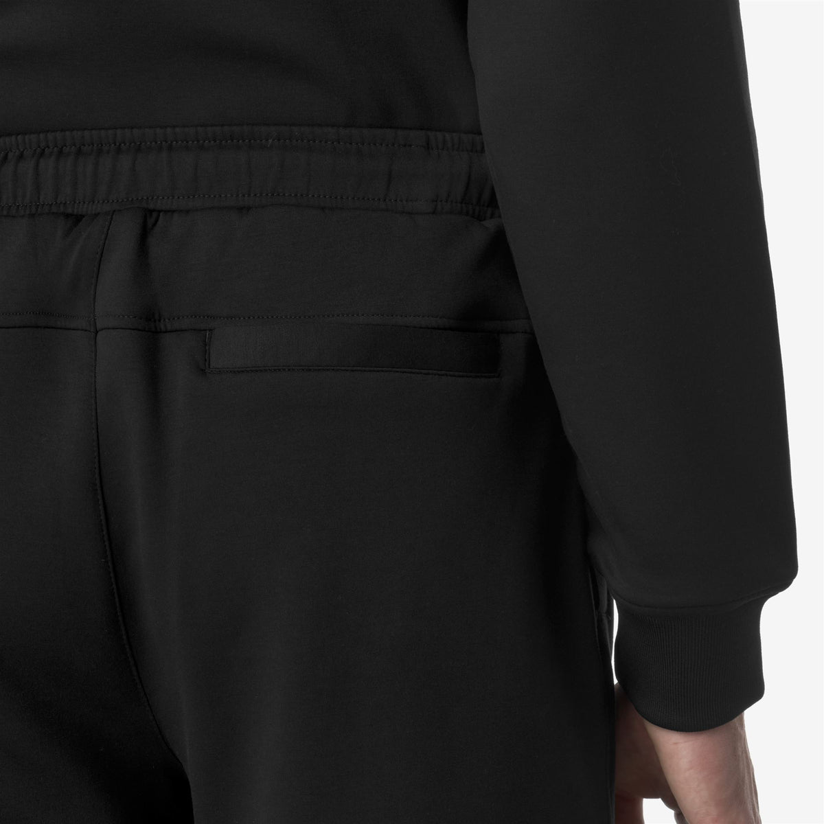 Shorts_MAN_THEOTIME LIGHT SPACER_Sport Shorts_Black Pure - Commercial 7
