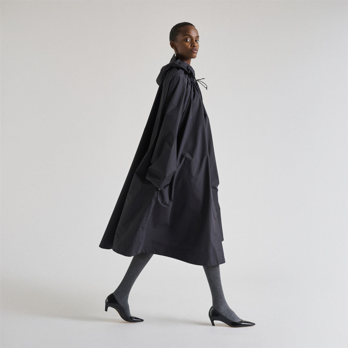 Jackets_Woman_LE VRAI 2.1 AMIABLE GILLIAN SOEUR_Long_Black Greyish - Commercial 5