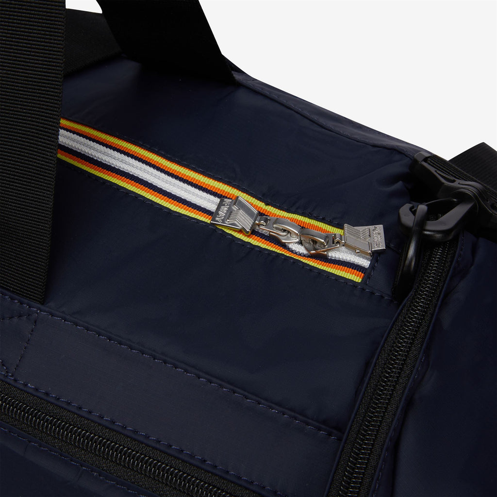 Bags_UNISEX_MAREVILLE M_Duffle_Blue Depth - Commercial 3
