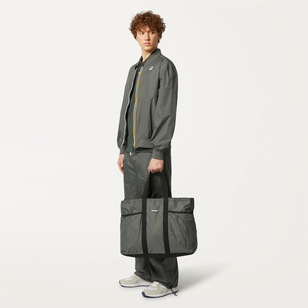 Bags_UNISEX_SAINT MALO_Tote Bag_GREEN BLACKISH - Commercial 4
