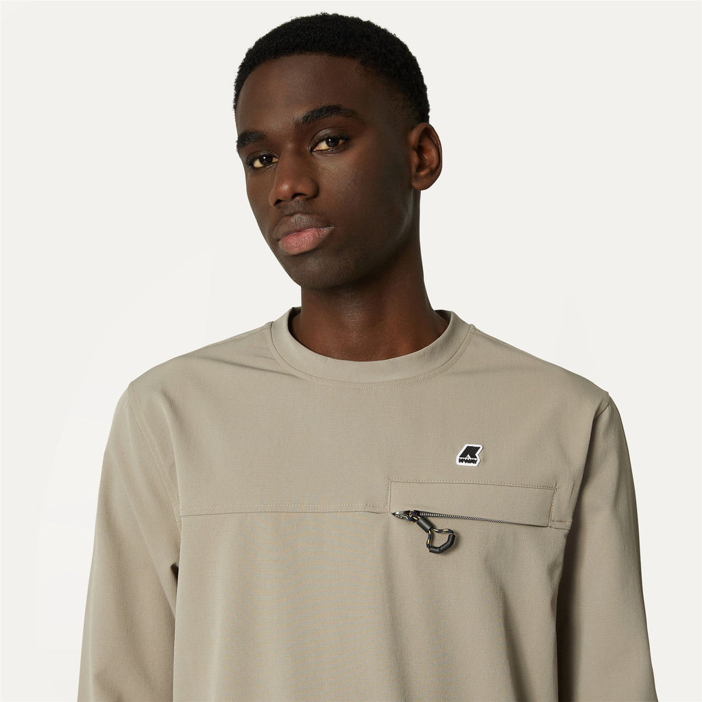 Fleece_Unisex_IMPERTY_Jumper_Beige Taupe - Commercial 7
