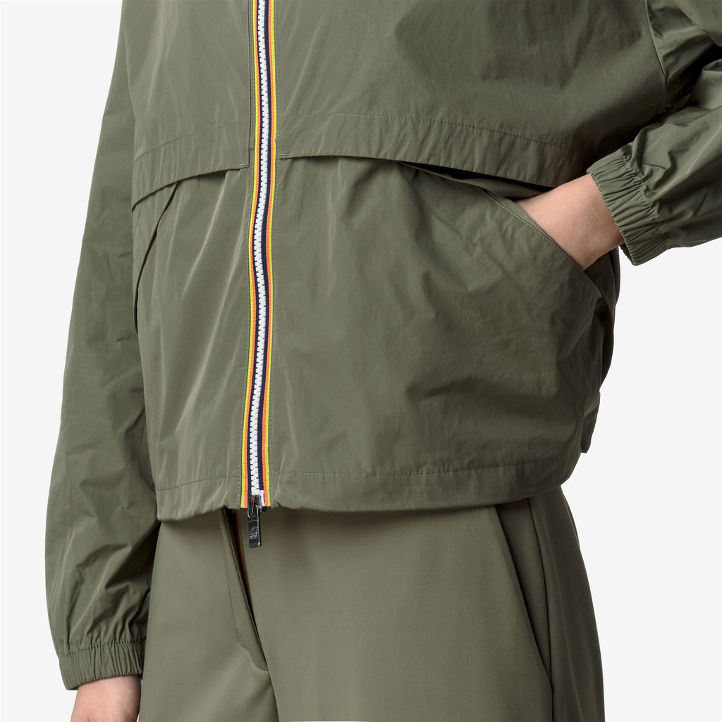 Jackets_WOMAN_AUBETTE MEMORY TOUCH_Short_Green Lichen - Commercial 7